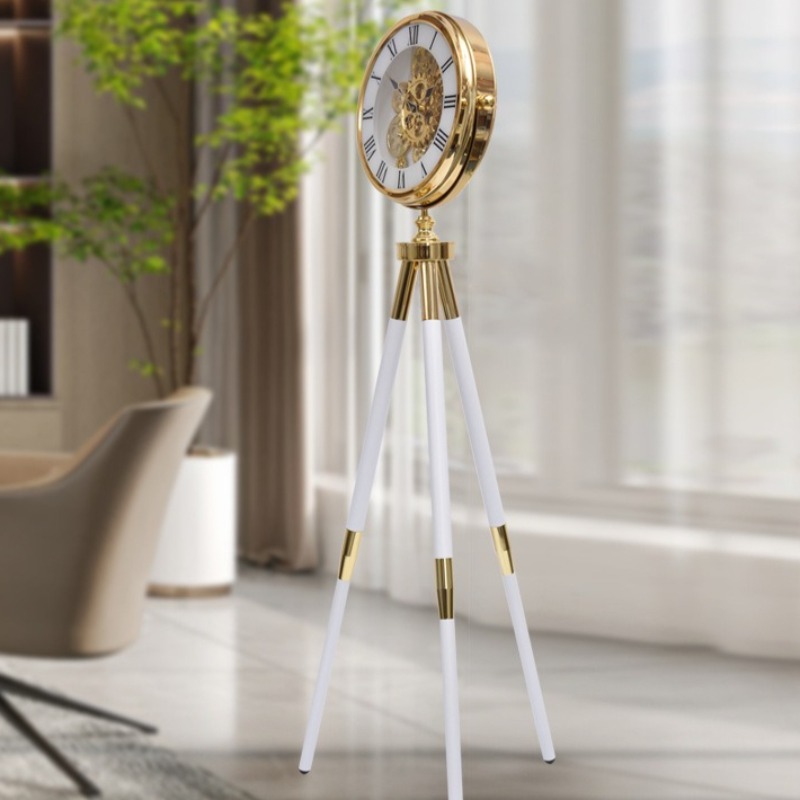 Horloge sur pied trépied de lu - Luxury Watch Stand avis et prix